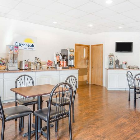 St. Clairsville Days Inn By Wyndham St Clairsville מראה חיצוני תמונה