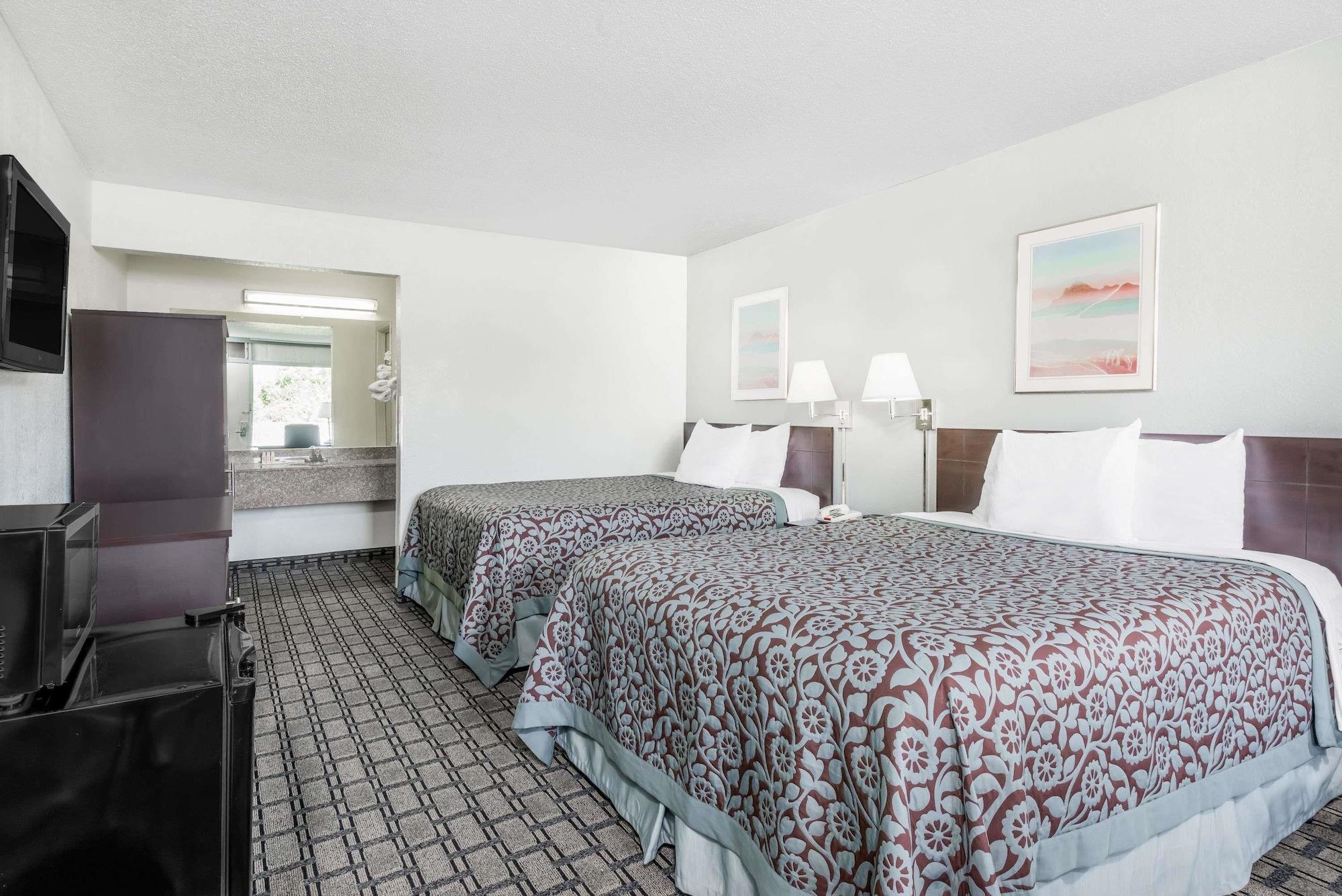 St. Clairsville Days Inn By Wyndham St Clairsville מראה חיצוני תמונה