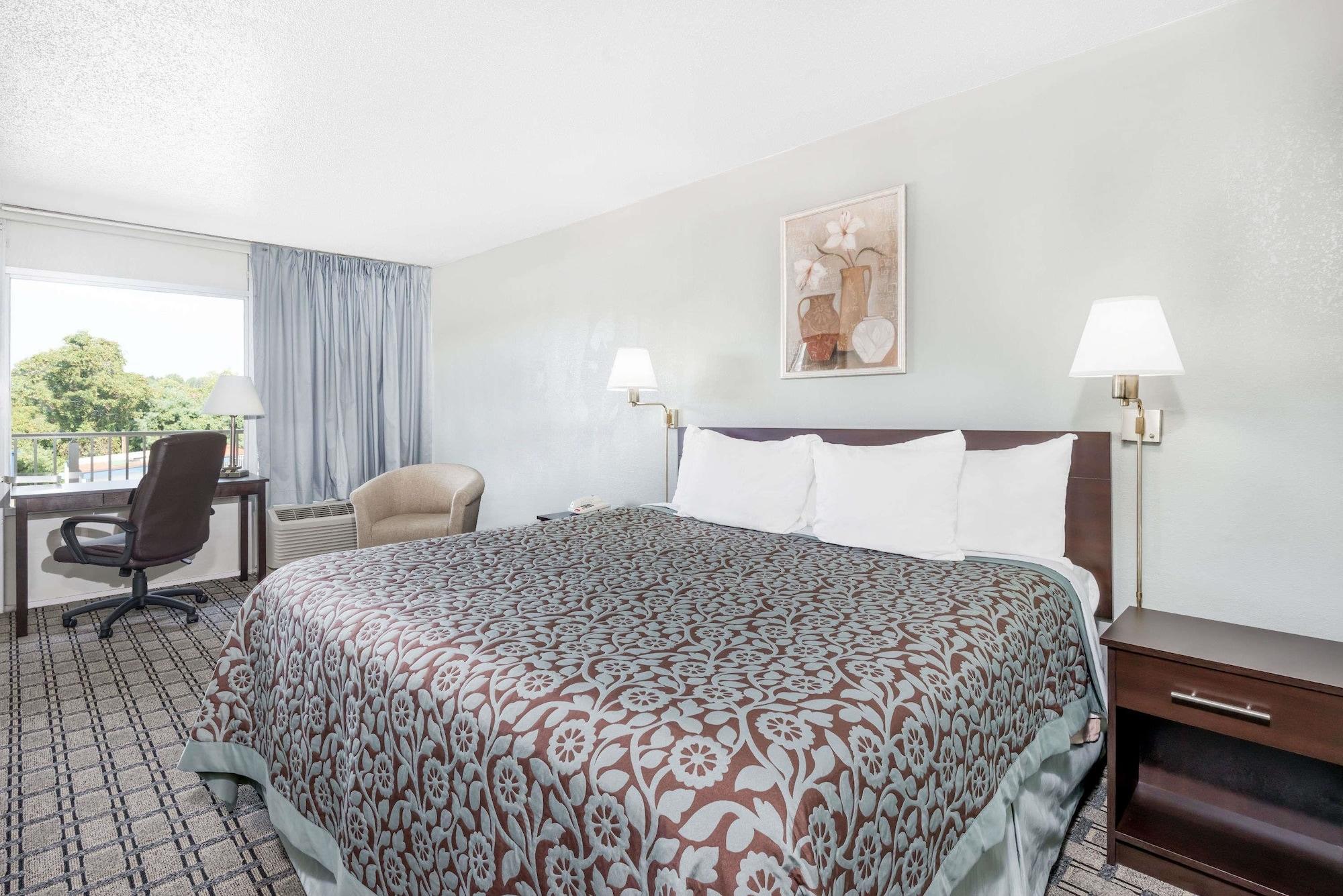 St. Clairsville Days Inn By Wyndham St Clairsville מראה חיצוני תמונה
