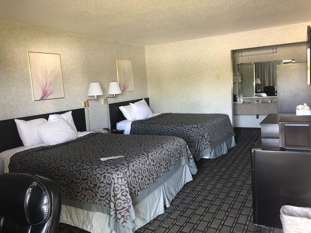 St. Clairsville Days Inn By Wyndham St Clairsville מראה חיצוני תמונה